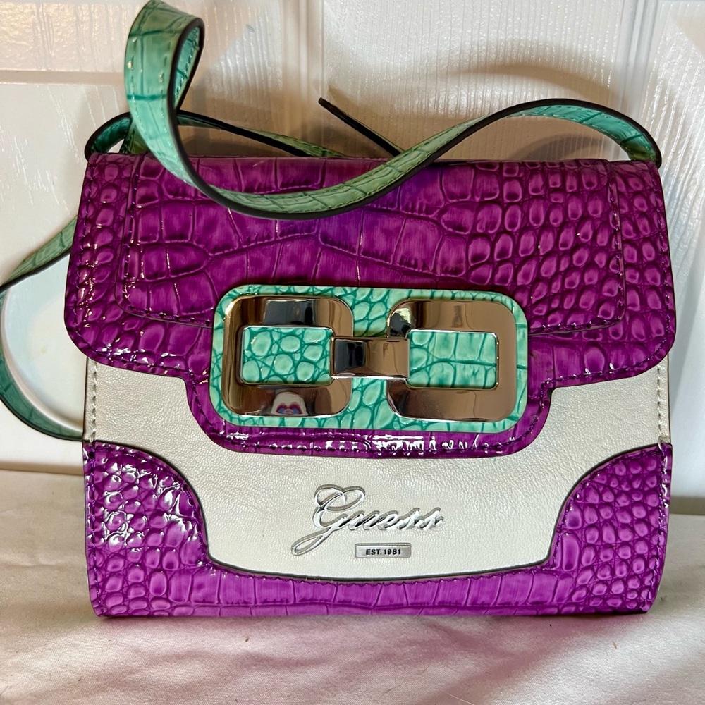 Guess Small Guess Crossbody Purse Alligator Print Purple, Green and White 🐊👛